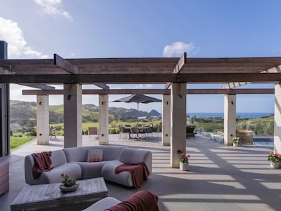 Te Punga Lodge - Whangapoua Beach Luxury Villa