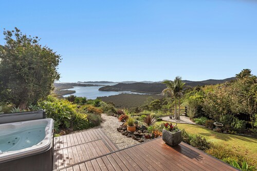 Sunrise Lookout - Paihia Holiday Home
