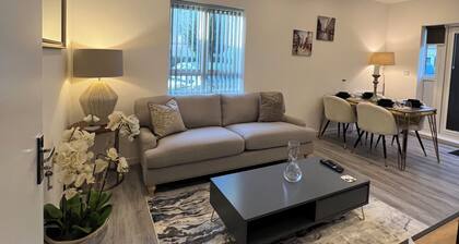 Modern apartment in the vicinity of Heathrow/Windsor/Slough