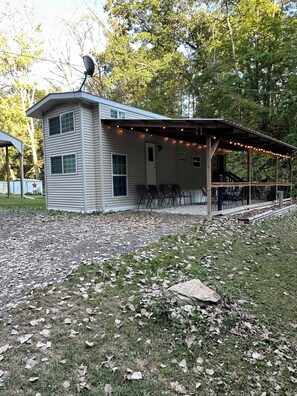 Exterior - 1 bedroom, 2 loft Park Model in campground in Marquette, Iowa.  (Marquette)