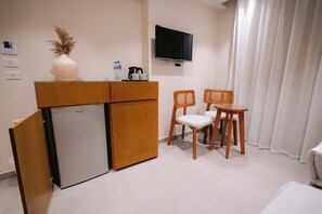 غرفة ديلوكس بسريرين منفصلين | ثلاجة صغيرة