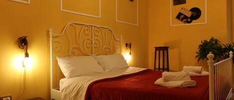 1 bedroom, iron/ironing board, travel cot, WiFi