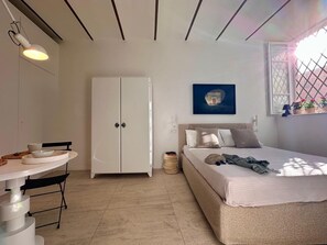 2 bedrooms, iron/ironing board, WiFi, bed sheets - “Lamia Casa", Historic Center, next to the Colosseum, Roman Forum and subway. (Roma)
