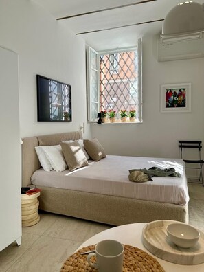 2 bedrooms, iron/ironing board, WiFi, bed sheets - “Lamia Casa", Historic Center, next to the Colosseum, Roman Forum and subway. (Roma)
