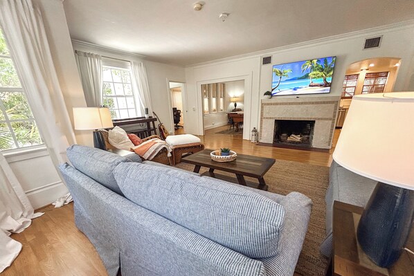 Smart TV, fireplace, computer monitors