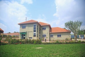 Exterior - Nesa Resort Kampala (Kampala)