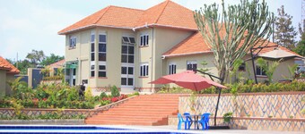 เนซา รีสอร์ท กัมปาลา