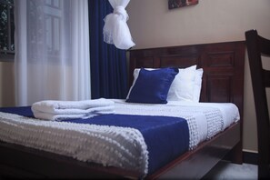 Deluxe Cottage | Desk, laptop workspace, free WiFi, bed sheets - Nesa Resort Kampala (Kampala)
