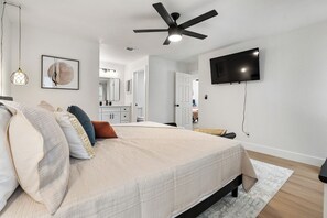 3 bedrooms, iron/ironing board, travel crib, free WiFi
