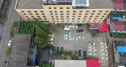 Vienna Hotel (Qianshanchuanxuan)