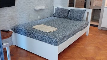 Apartment | 7 bedrooms, iron/ironing board, free WiFi, bed sheets
