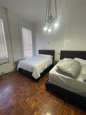 2 dormitorios, tabla de planchar con plancha, wifi y ropa de cama