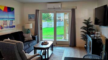 Smart TV, DVD player