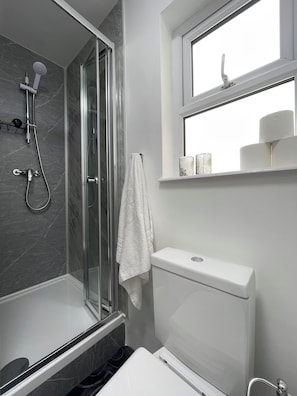 Deluxe Studio | Bathroom - Kentish Town comfort (London)