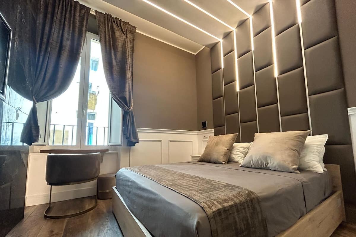 Double Room, 1 Queen Bed, Private Bathroom