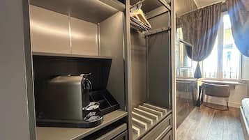 Chambre Double Design, 1 grand lit, salle de bains privée