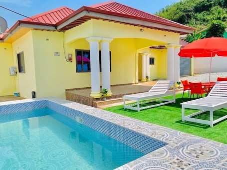 Fachada da propriedade. Oliver Cottage