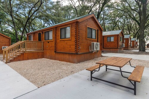 2 Bedroom Cabin - Happy Travelers RV Resort