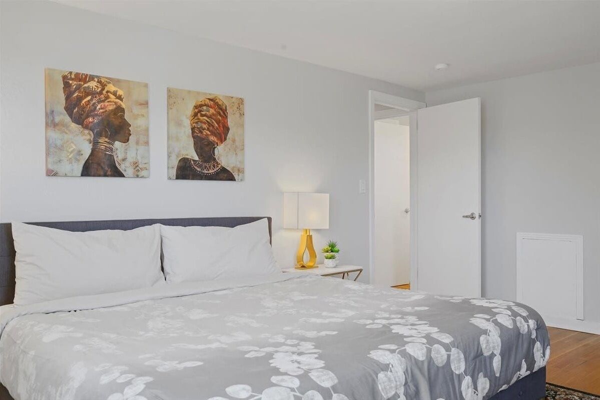 4 bedrooms, iron/ironing board, free WiFi, bed sheets