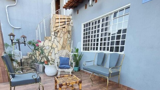 Living area - New hotel antes Day hostel (Cuiabá)