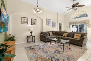 TV - Wookiee's Hideout in Cumbrian Lakes (Kissimmee)