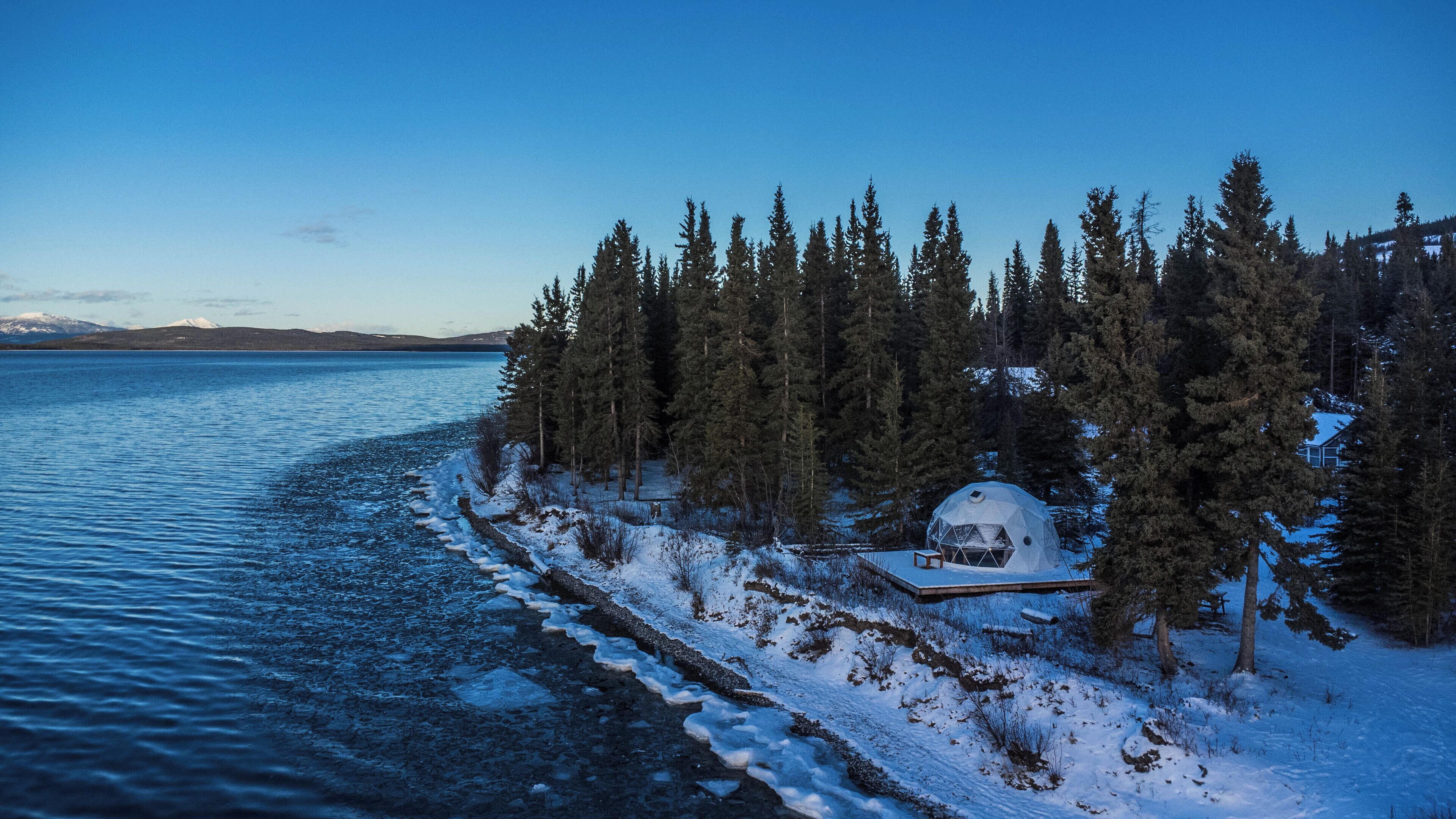 Tienda de campaña, 1 cama Queen size, vista al lago | Terraza o patio