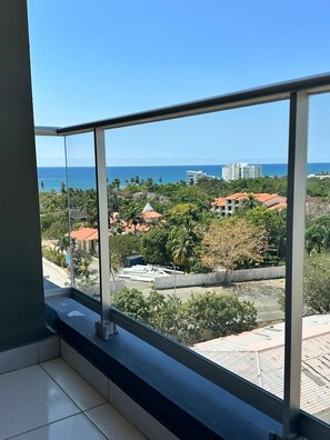 Interior - Stylish & Cozy 1 bed at 1 Min Walk to the Beach with Pool-Gym -Condo Apartment (Juan Dolio)