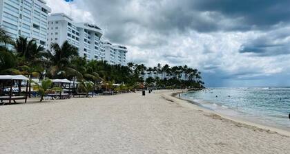 Stylish & Cozy 1 bed at 1 Min Walk to the Beach with Pool-Gym -Condo Apartment