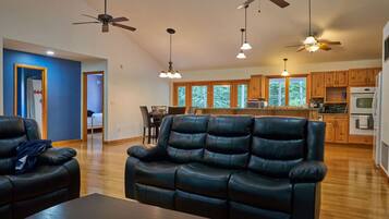 Télévision, cheminée