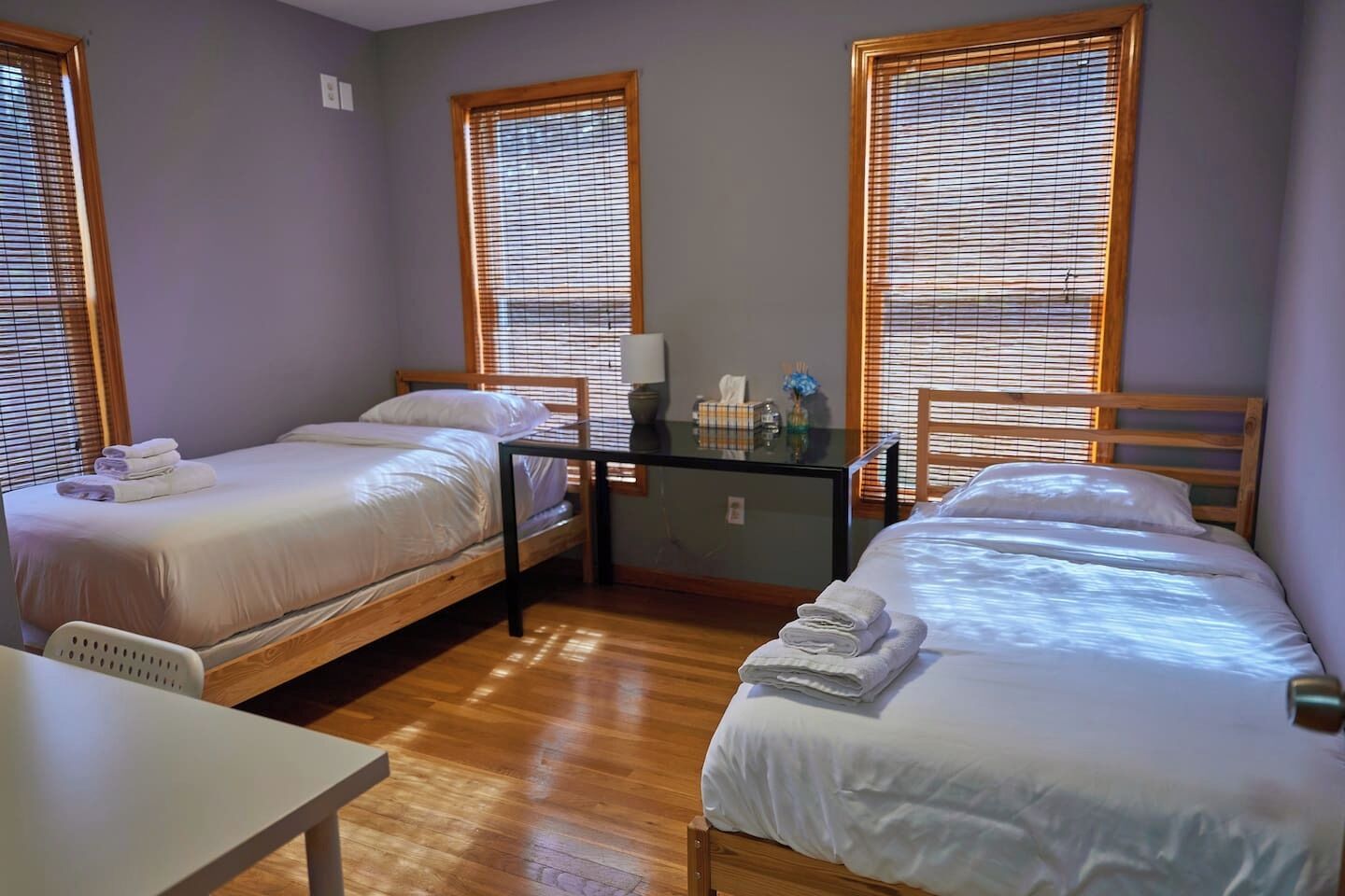 3 habitaciones, escritorio, wifi gratis y ropa de cama 