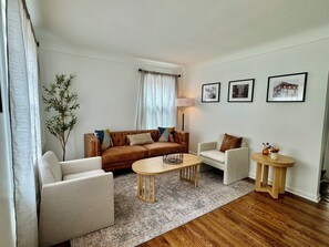 スマートテレビ、暖炉、テレビゲーム