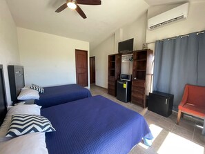 9 chambres, fer et planche à repasser, Wi-Fi, draps fournis
