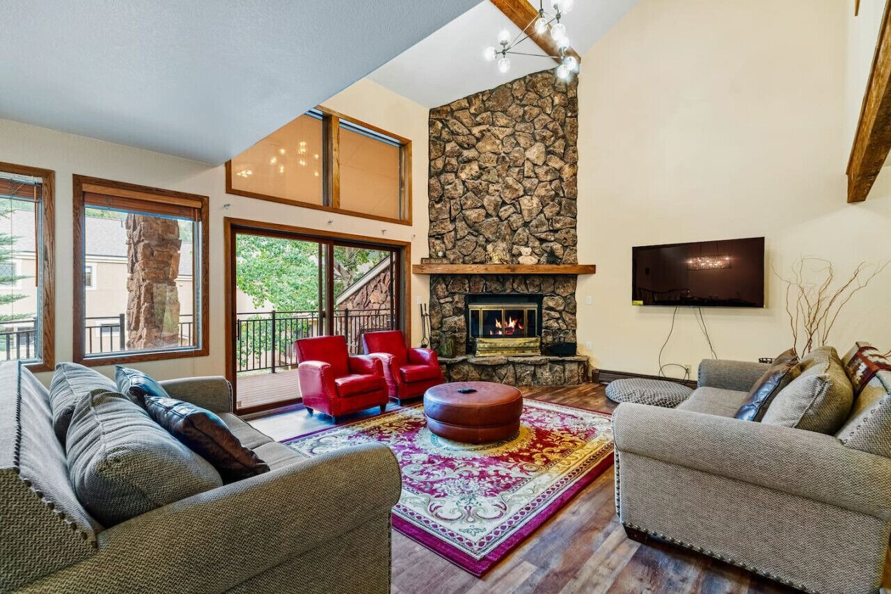 TV, peis og bordtennis