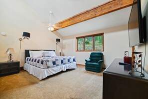 4 quartos, escrivaninha, berço de viagem, Wi-Fi