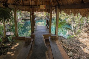 Lake - Cenote Popol Vuh (Leona Vicario)
