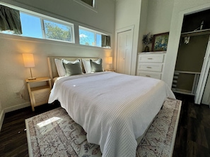 1 habitación, tabla de planchar con plancha, wifi gratis y ropa de cama 