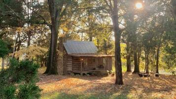 The Moonshine Cabin | Terrace/patio