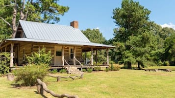 The Pines Cabin | Terrace/patio