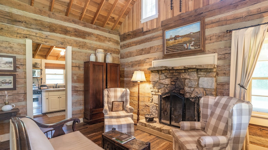 Green Frog Farm Cabins