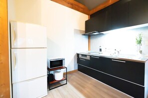 Microwave - ウッドハウス・ヤスナヤ · ウッドハウス・ヤスナヤ/ハンモックでゆらゆら、大型BBQ台完備！エモーショナルな体験を提供 (Toyako)