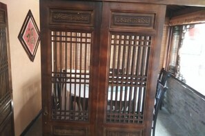 Exterior detail - Hongcun Fengqing Cold House (Yi County)