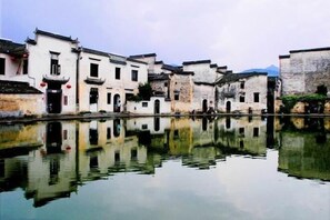 Exterior - Hongcun Fengqing Cold House (Yi County)