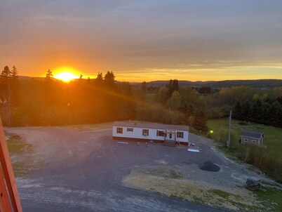 Cozy 2-bedroom mobile home in charming Madawaska with AC, WiFi
