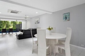 Cribs/infant beds - The Fairways (Phuket)