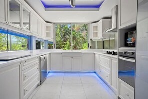 Cots/infant beds - The Fairways (Phuket)