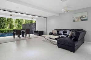 Cribs/infant beds - The Fairways (Phuket)