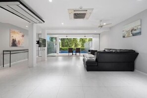 Cots/infant beds - The Fairways (Phuket)