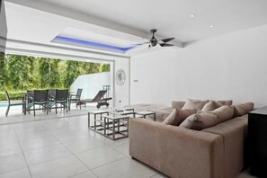 Cribs/infant beds - The Fairways (Phuket)