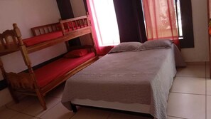 3 bedrooms, WiFi, bed sheets, wheelchair access -  Front beach property, XL pool, for kids, family and friends (San Diego)