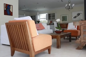 Interior - Beautiful stand alone home one a large private lot in an upscale neighborhood  (Nassau)